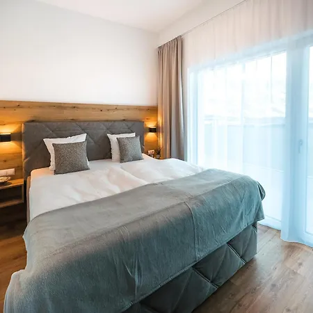 Alpenluxus Presents - Lisis Zillertalblick With Roof Terrace & Car Park * Schlitters